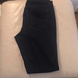 Ann Taylor curvy jean Size 8